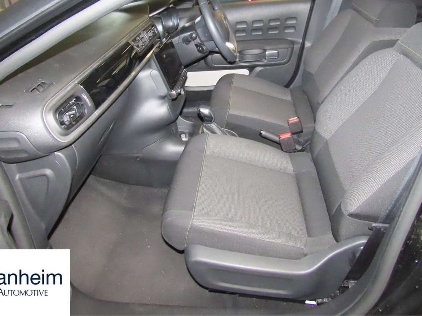 2024 Citroen C3 1.2 - Image 3