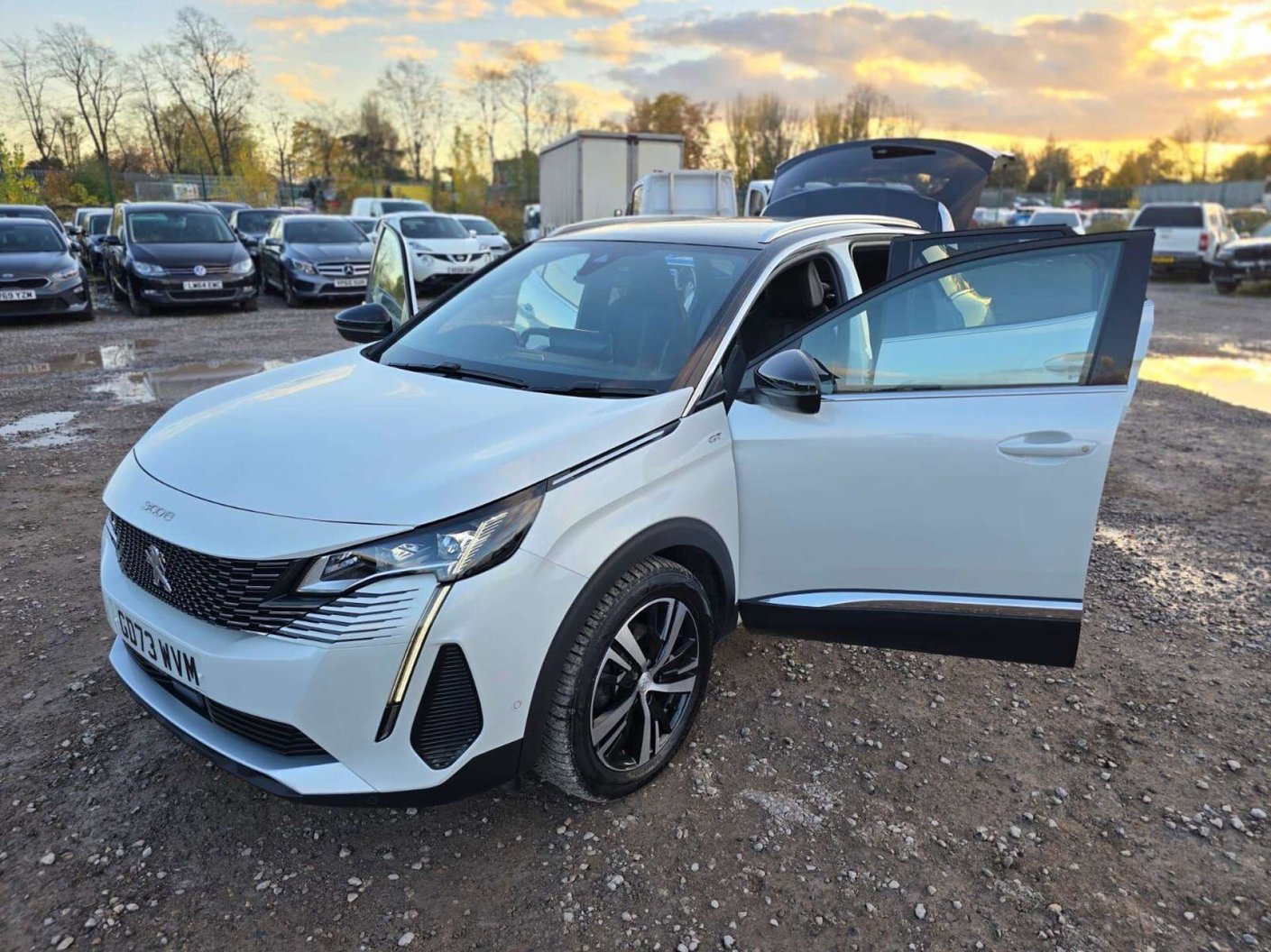 2024 Peugeot 3008 1.2 Hybrid GT SUV - Image 11
