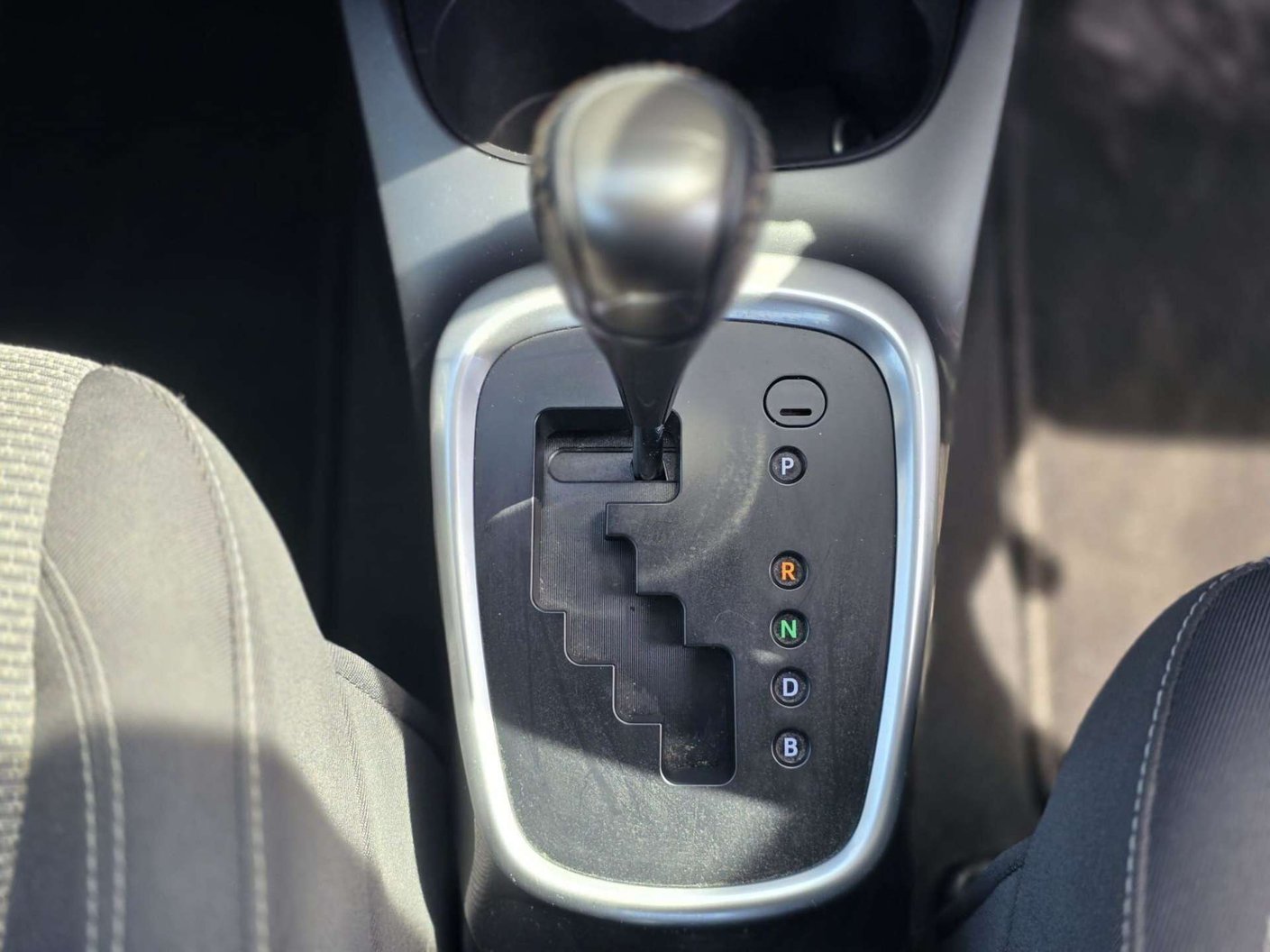 2015 Toyota Yaris 1.5 - Image 15