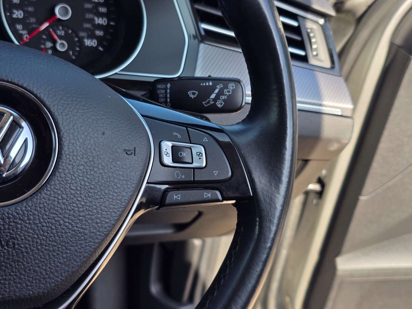 2017 Volkswagen Passat 2.0 - Image 14