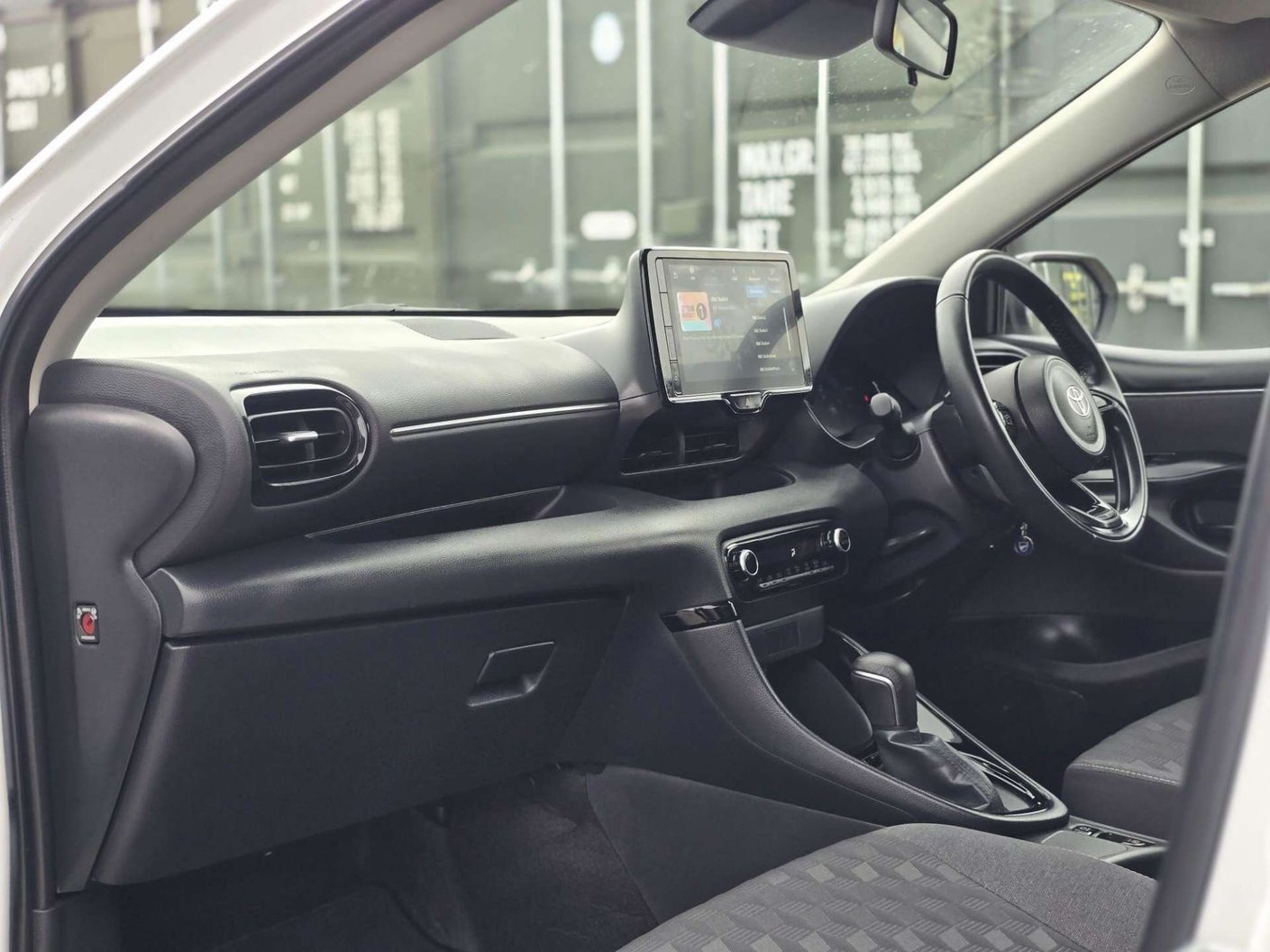 2024 Toyota Yaris 1.5 - Image 16