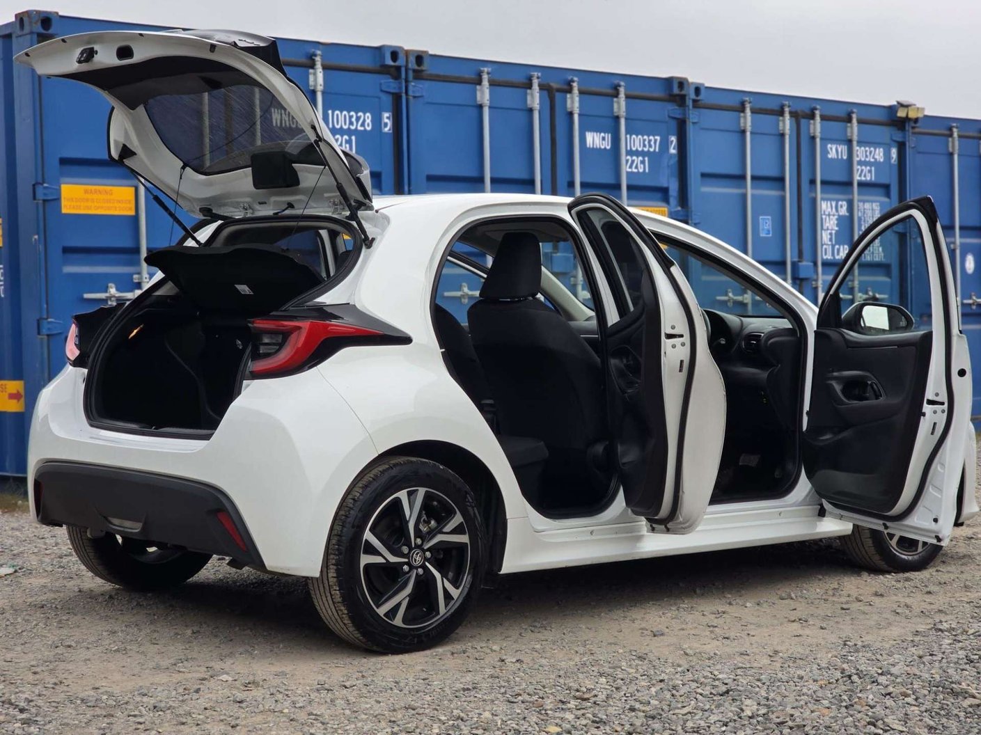 2024 Toyota Yaris 1.5 - Image 14