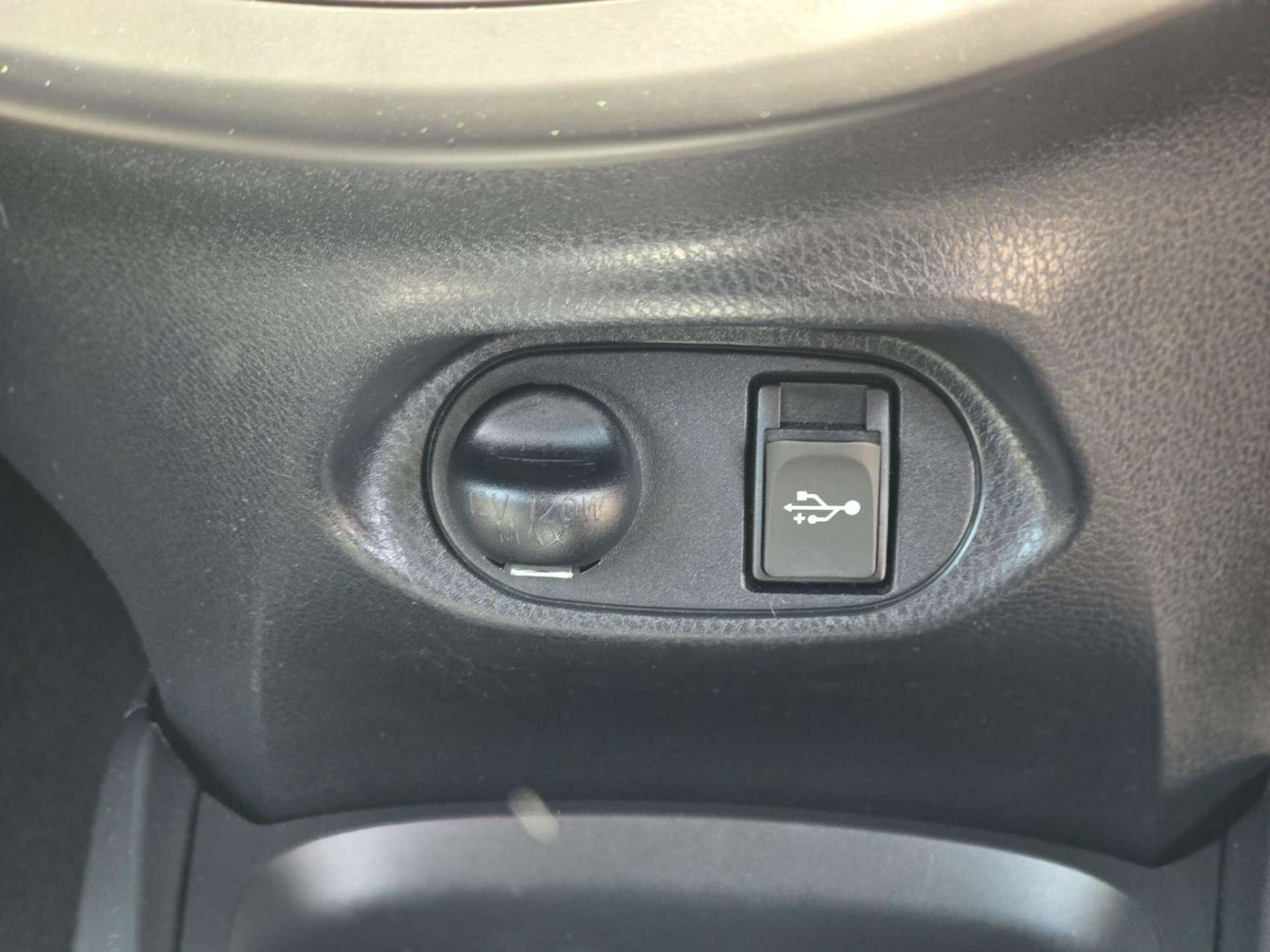 2015 Toyota Yaris 1.5 - Image 25