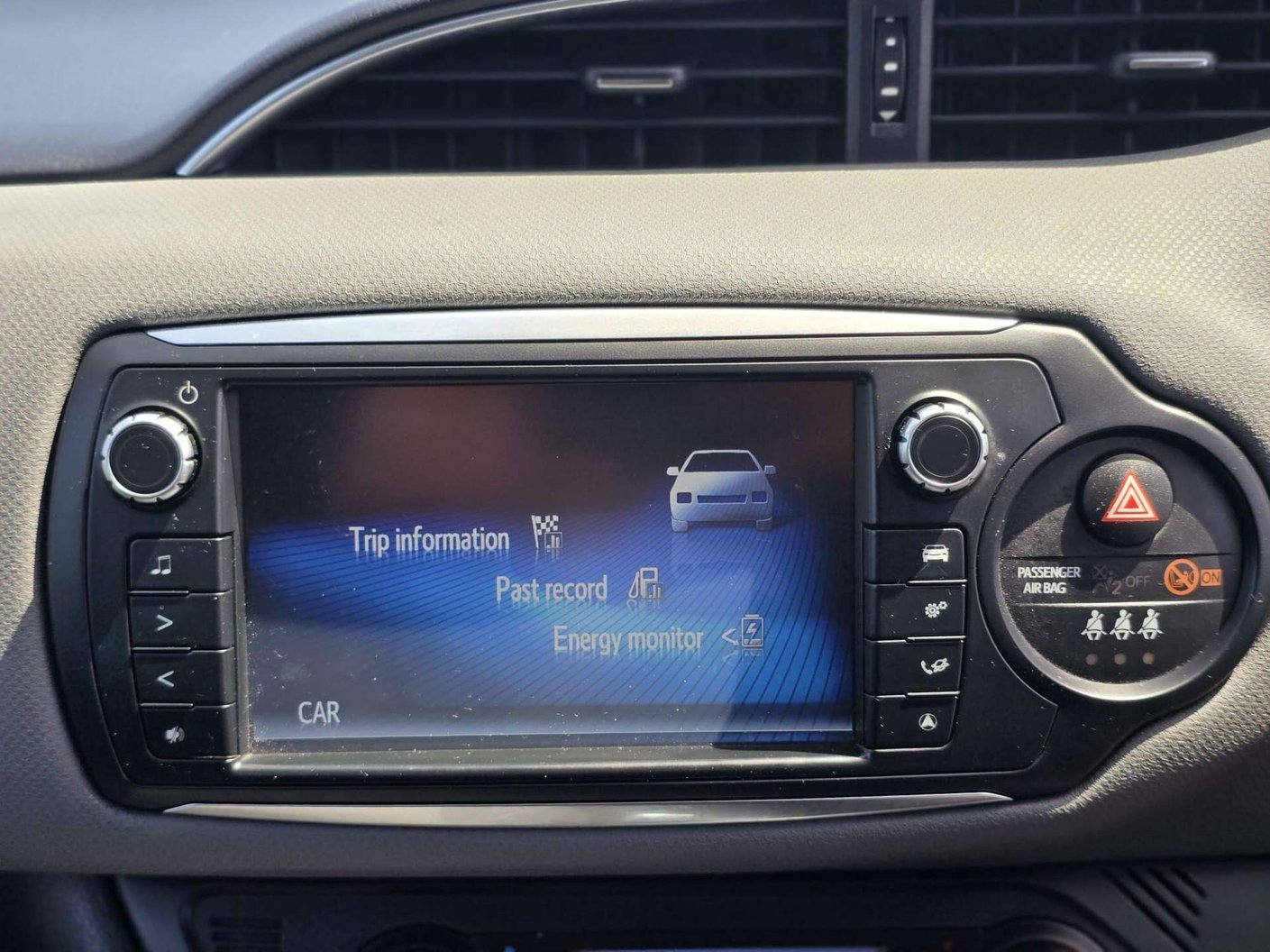2015 Toyota Yaris 1.5 - Image 27