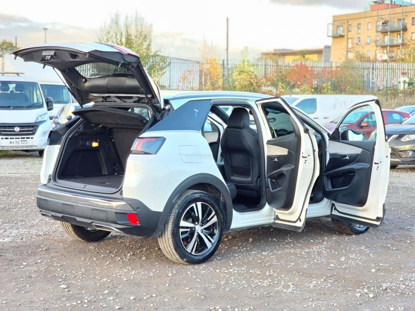 2024 Peugeot 3008 1.2 Hybrid GT SUV - Image 19