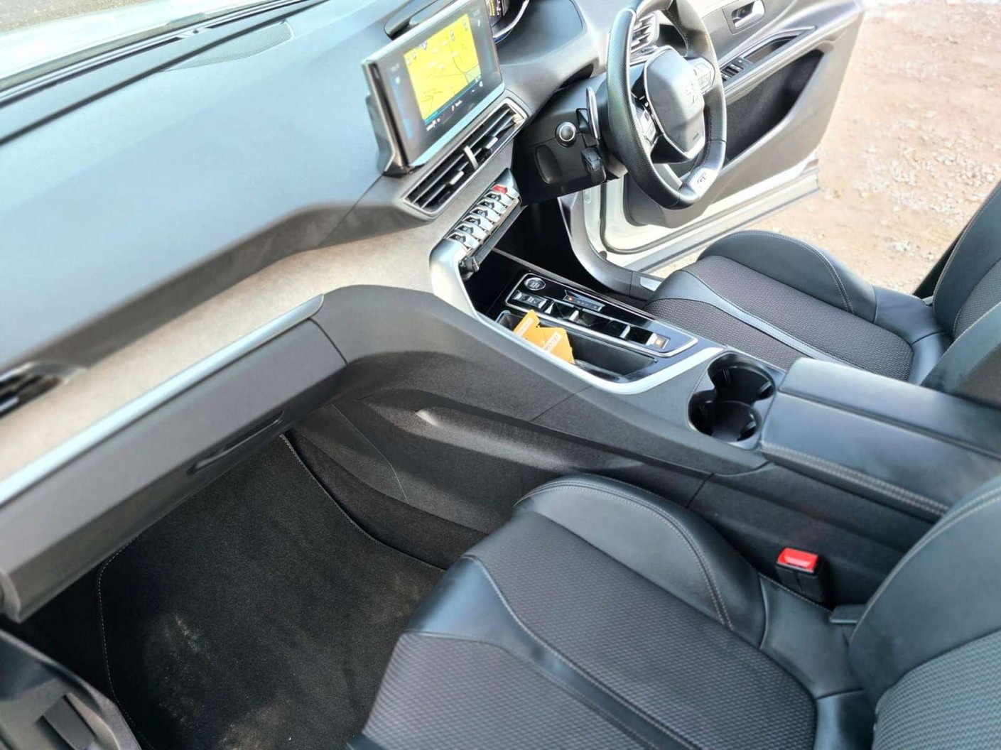 2024 Peugeot 3008 1.2 Hybrid GT SUV - Image 21
