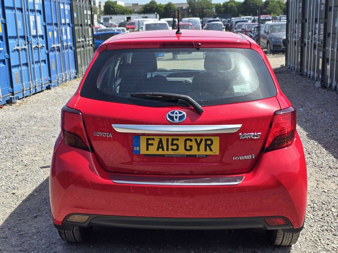 2015 Toyota Yaris 1.5 - Image 11
