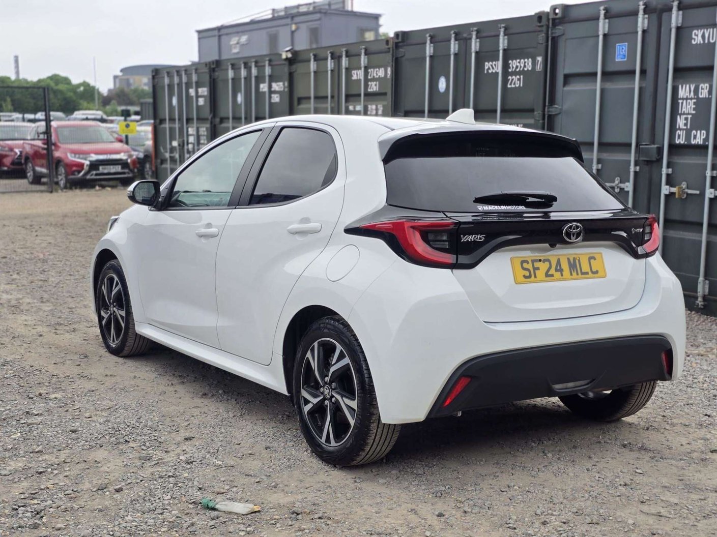 2024 Toyota Yaris 1.5 - Image 5