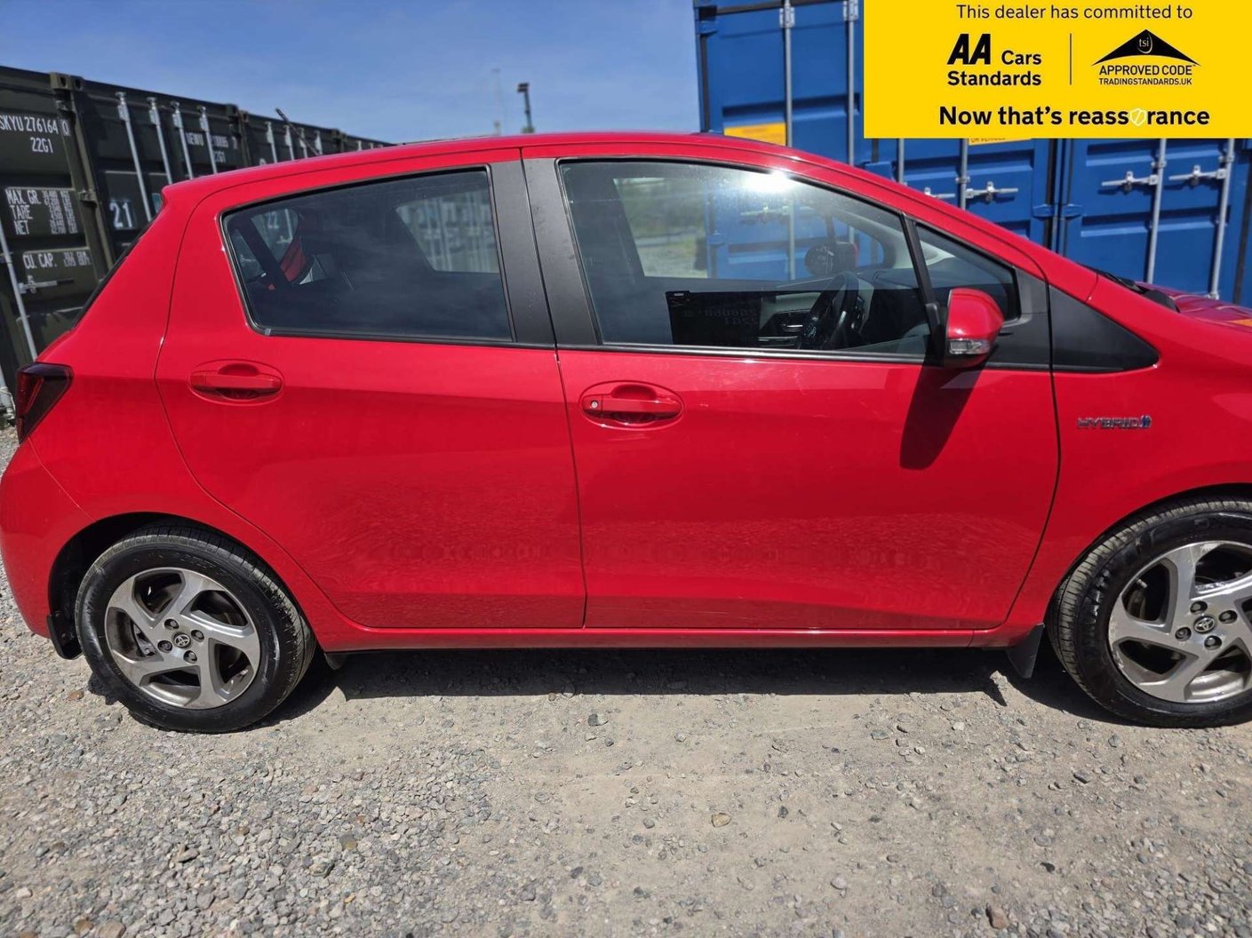 2015 Toyota Yaris 1.5 - Image 12