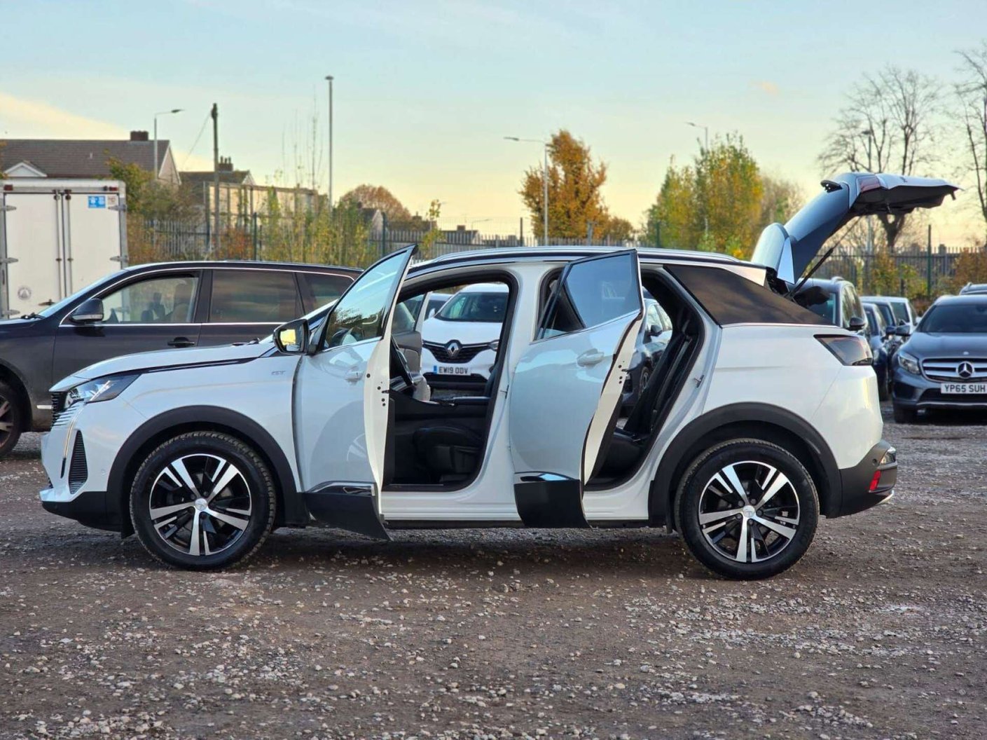 2024 Peugeot 3008 1.2 Hybrid GT SUV - Image 14