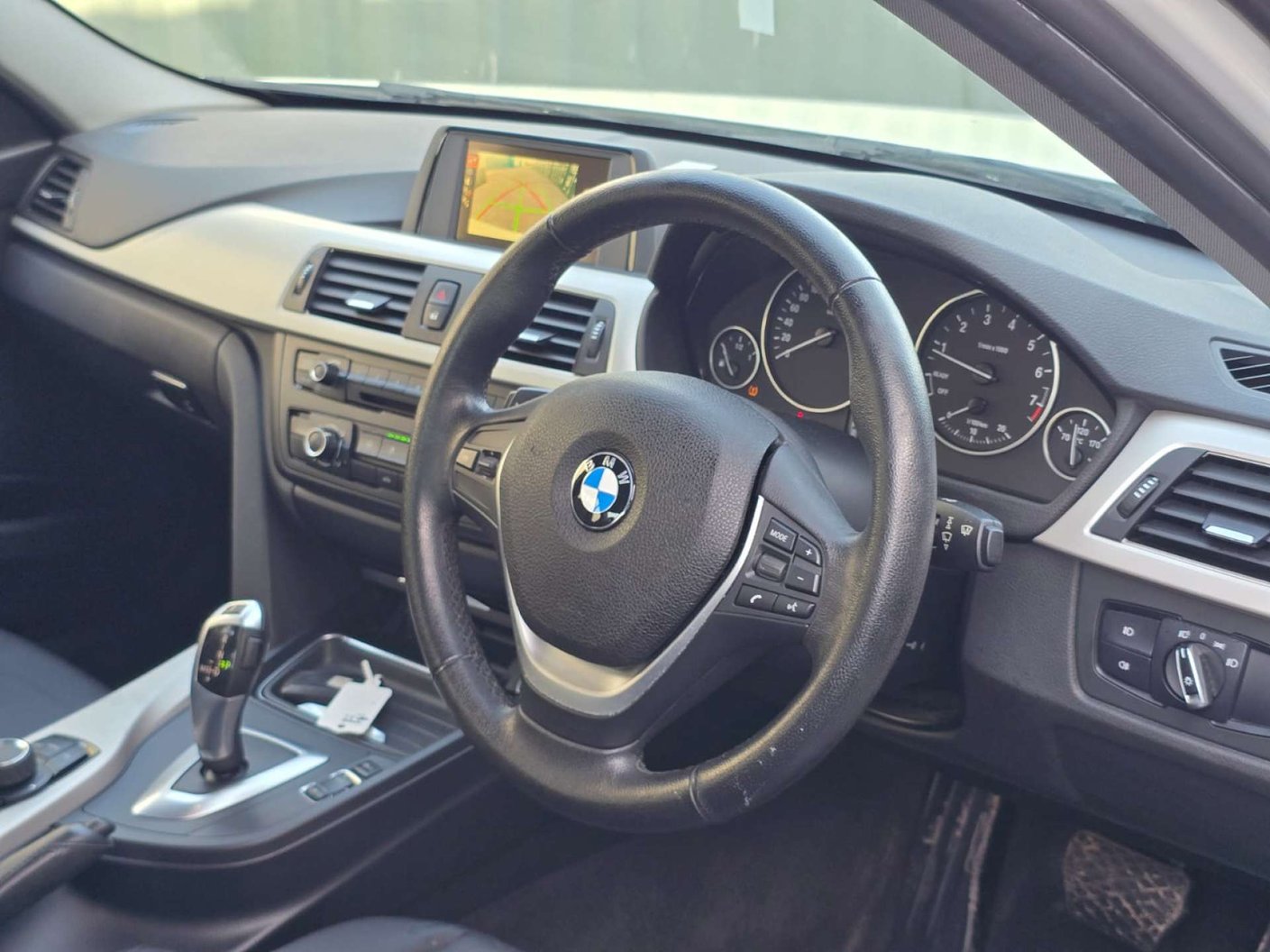 2015 BMW 3 Series 1.6 AMG Line - Image 32