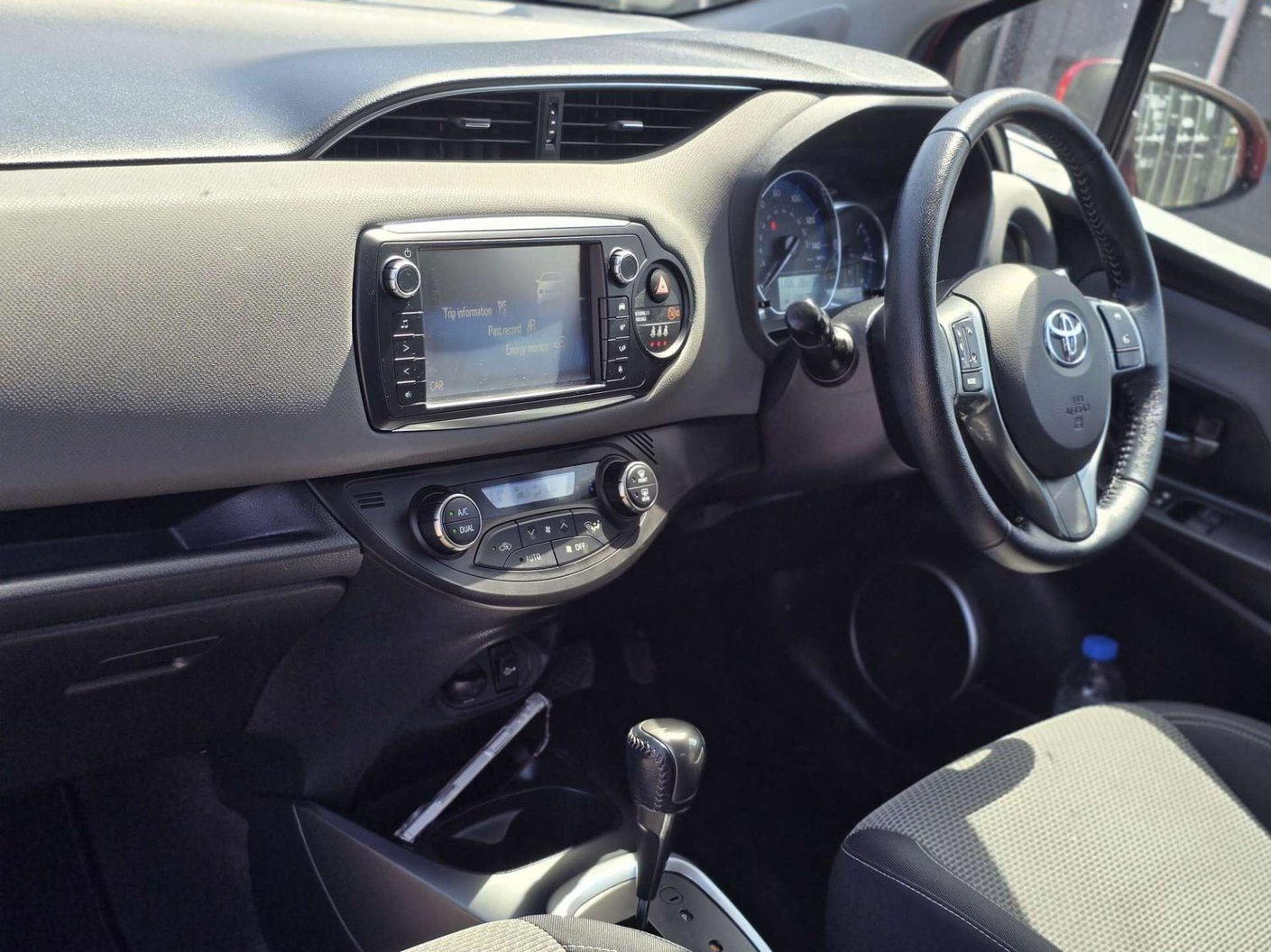 2015 Toyota Yaris 1.5 - Image 14