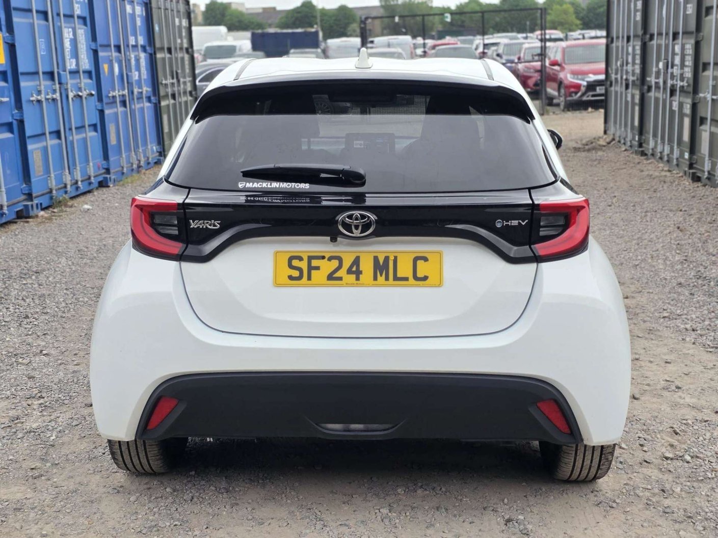 2024 Toyota Yaris 1.5 - Image 11