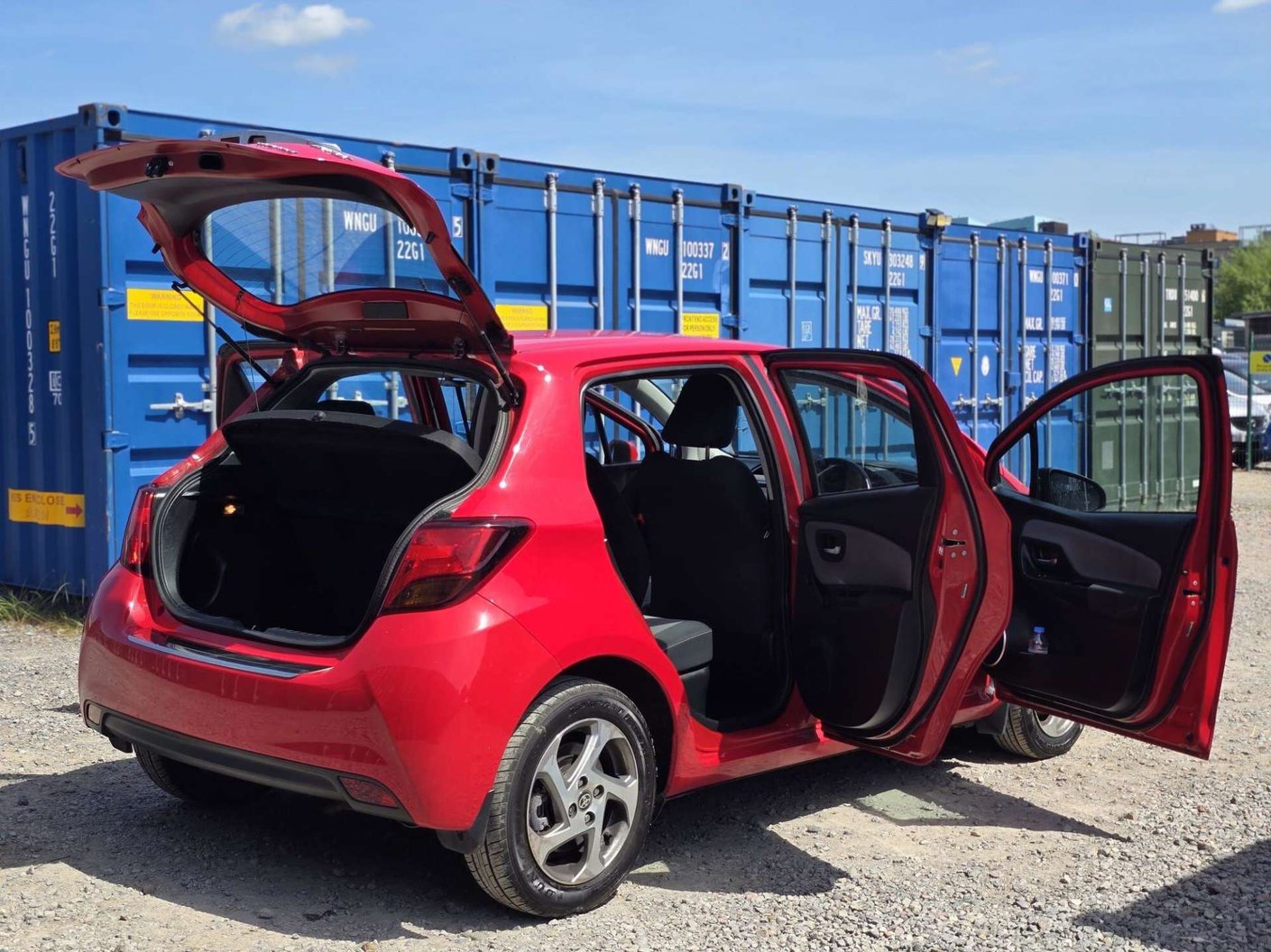 2015 Toyota Yaris 1.5 - Image 8