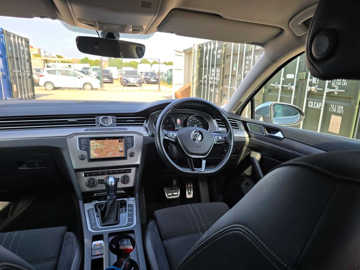 2017 Volkswagen Passat 2.0 - Image 25