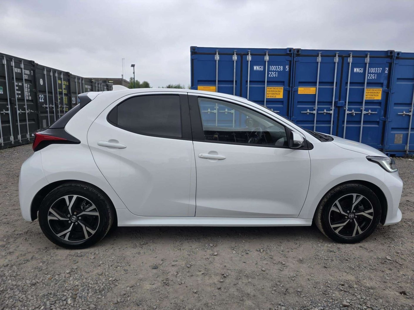 2024 Toyota Yaris 1.5 - Image 12