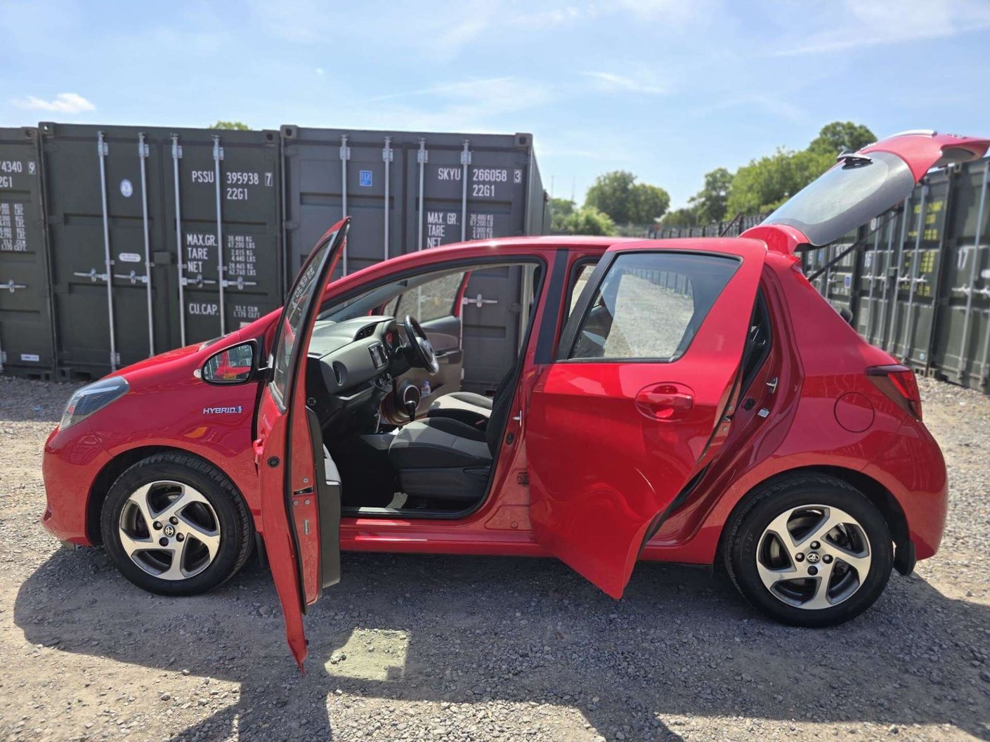 2015 Toyota Yaris 1.5 - Image 10