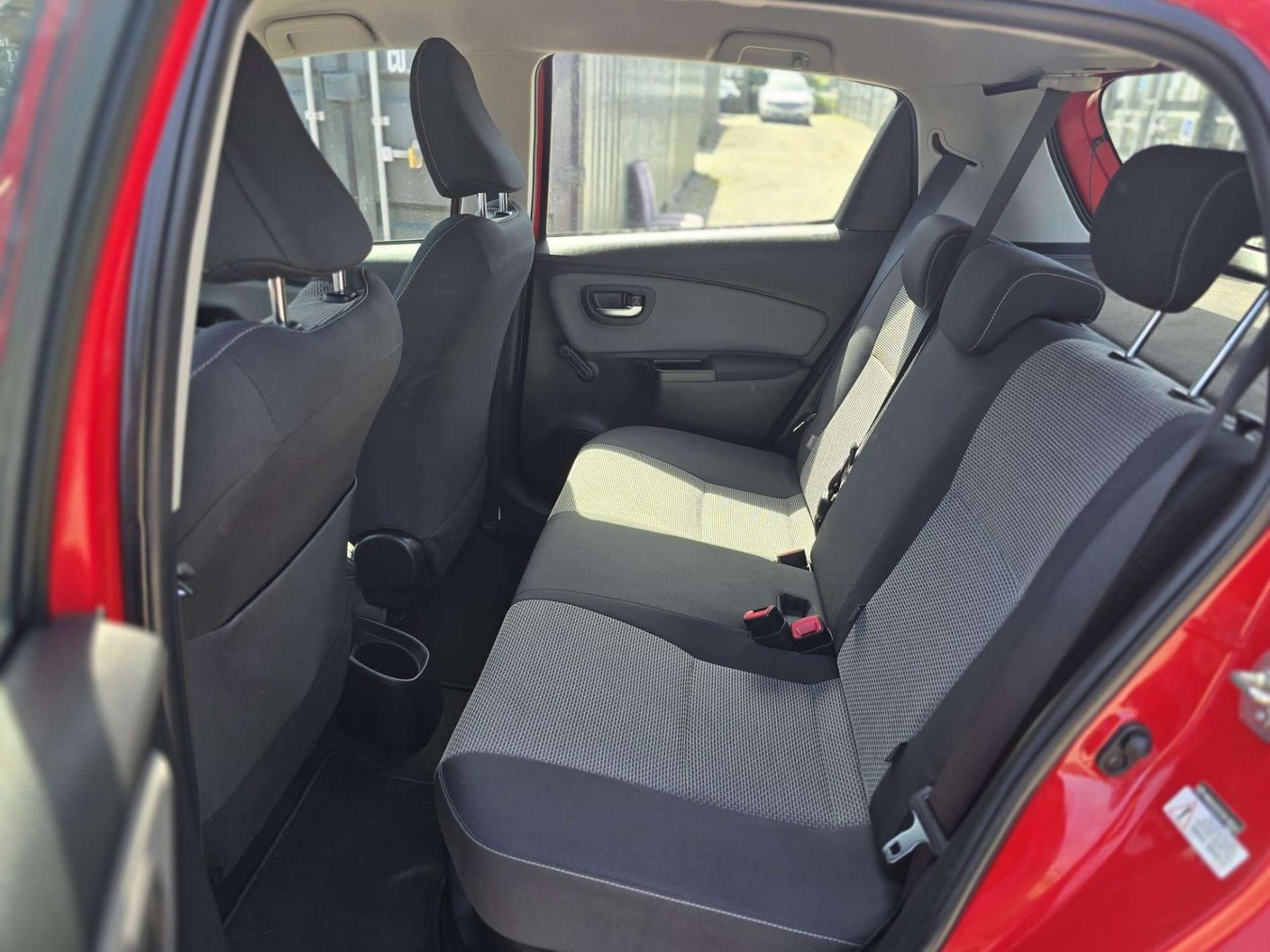 2015 Toyota Yaris 1.5 - Image 18