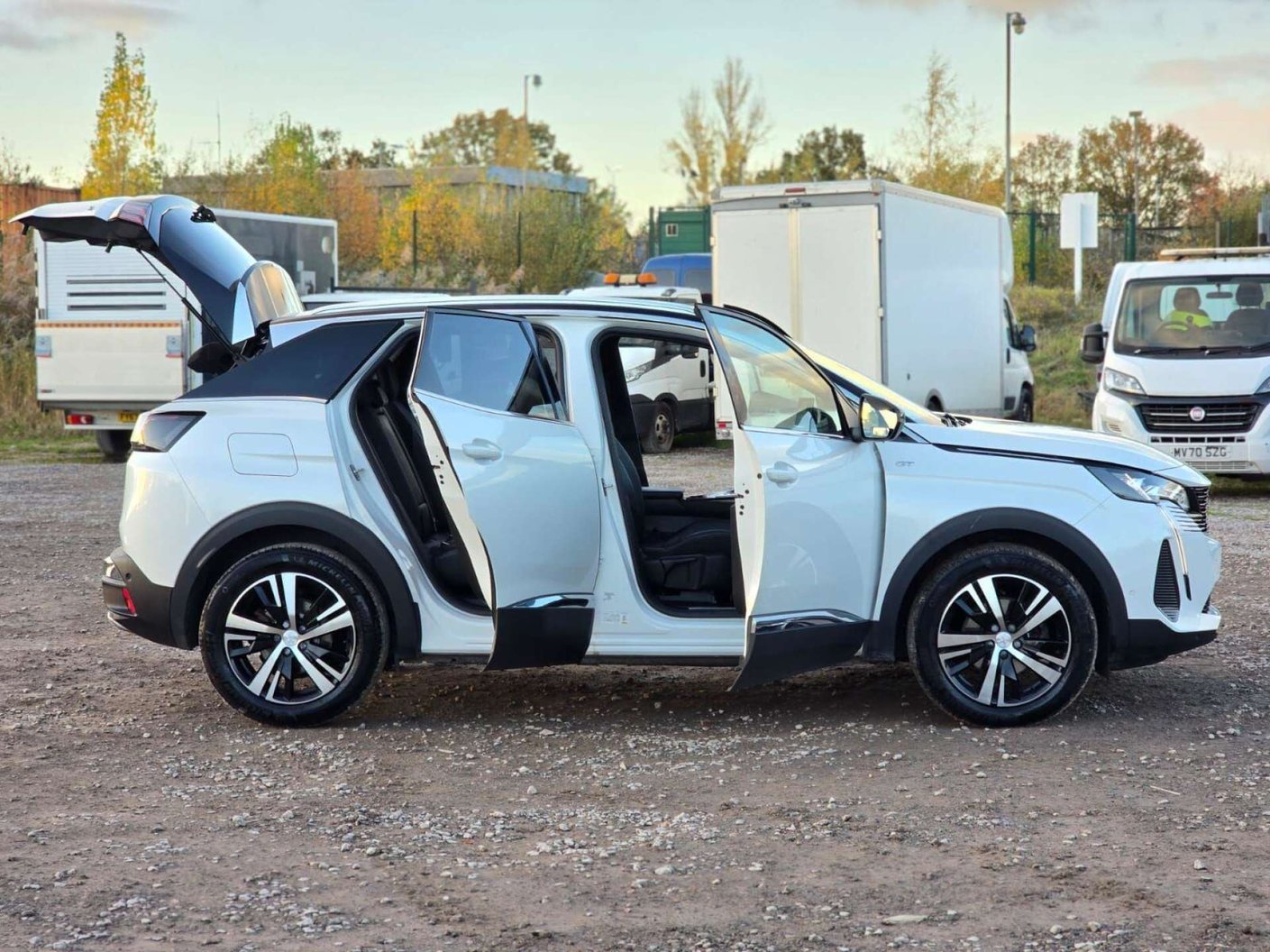 2024 Peugeot 3008 1.2 Hybrid GT SUV - Image 17