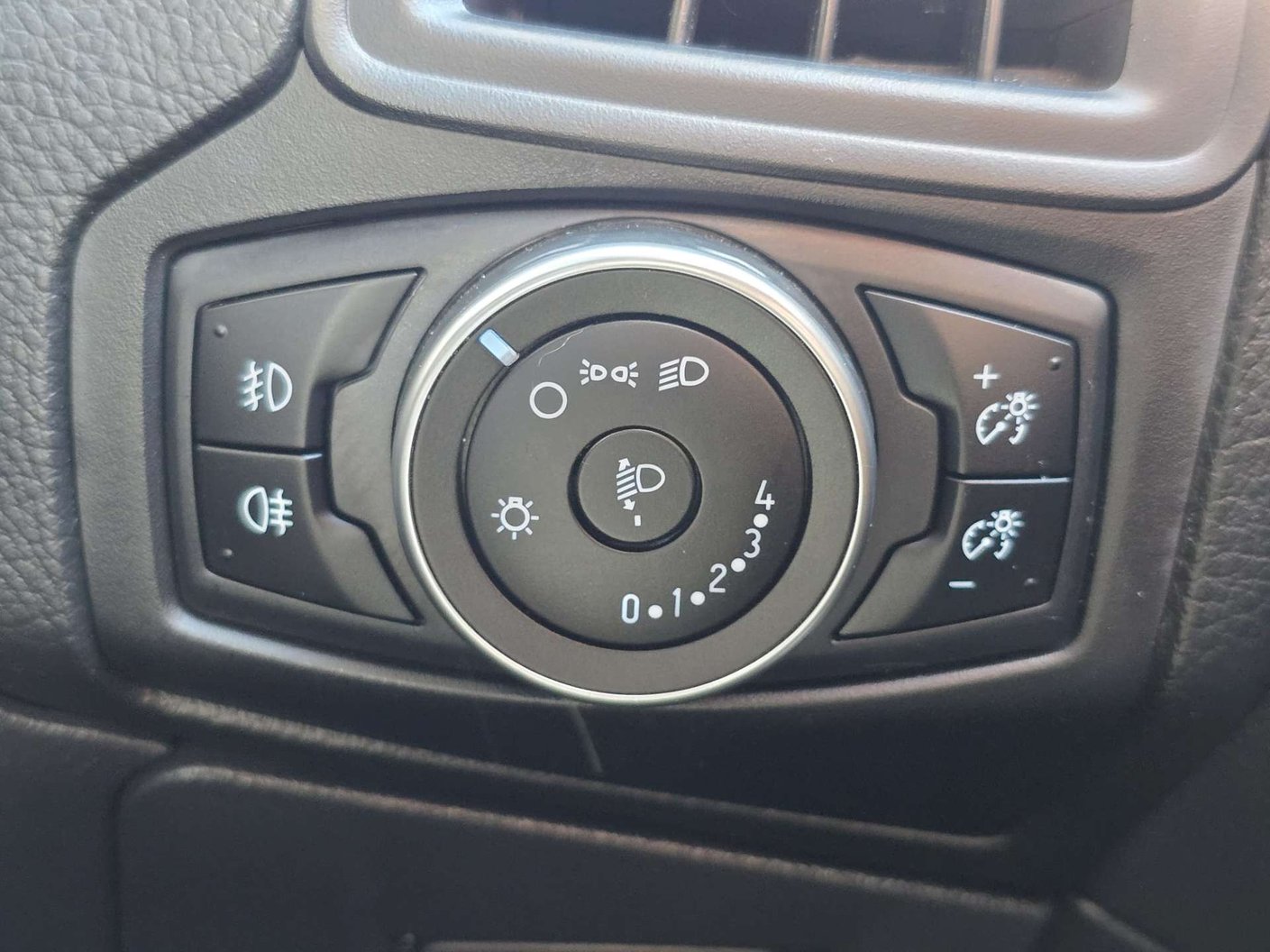 2017 Ford Focus 1.0 Sport - Image 15
