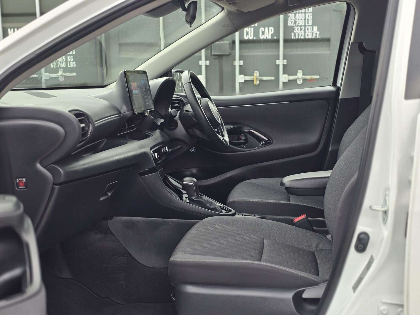 2024 Toyota Yaris 1.5 - Image 36
