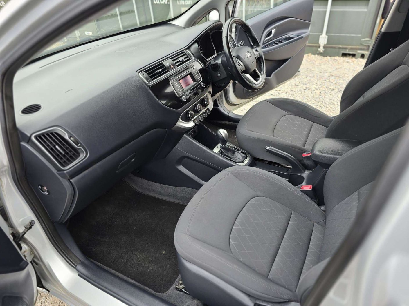 2016 Kia Rio 1.4 2 - Image 31