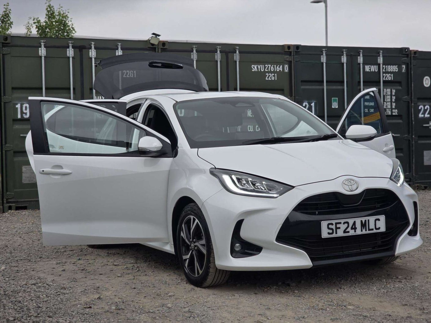 2024 Toyota Yaris 1.5 - Image 7