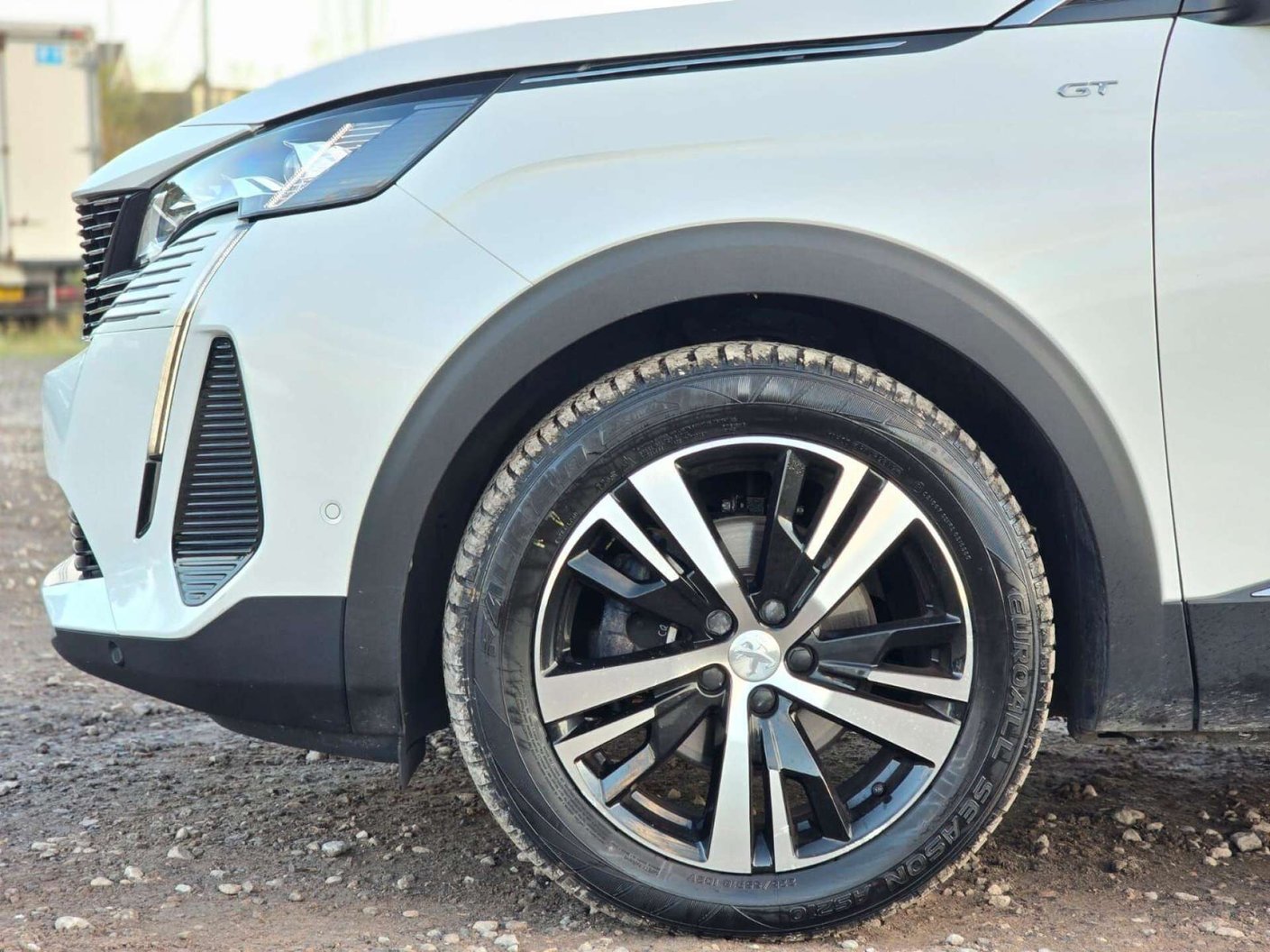 2024 Peugeot 3008 1.2 Hybrid GT SUV - Image 35