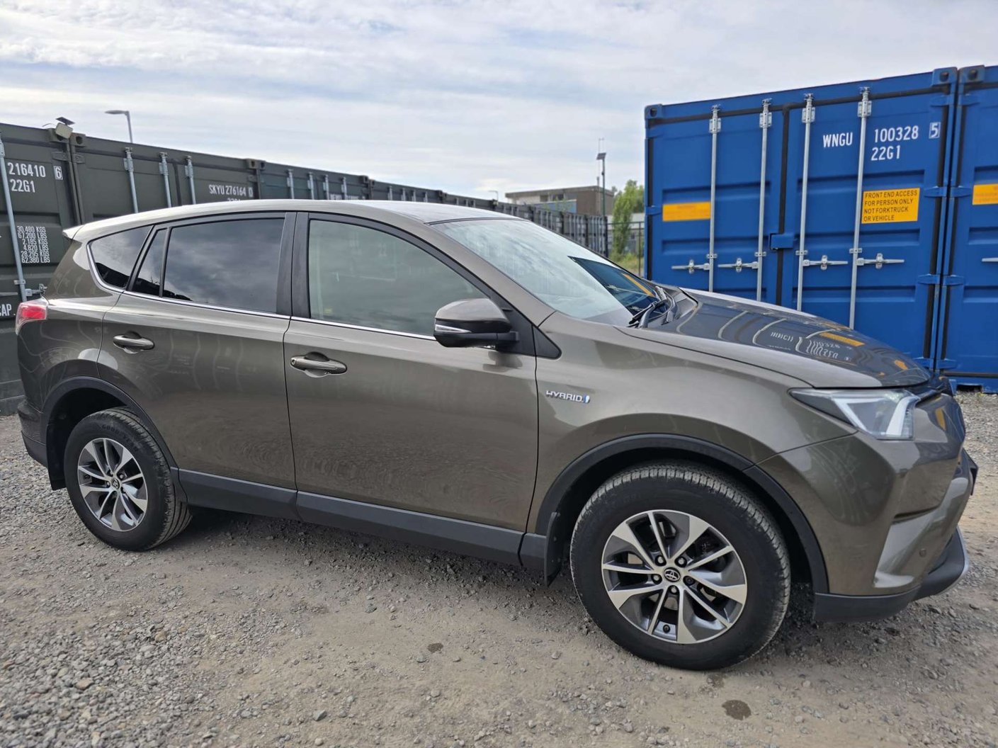 2016 Toyota RAV4 2.5 S line - Image 6