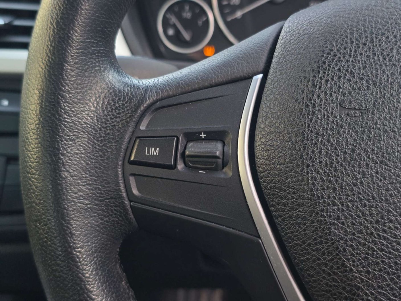 2015 BMW 3 Series 1.6 AMG Line - Image 19