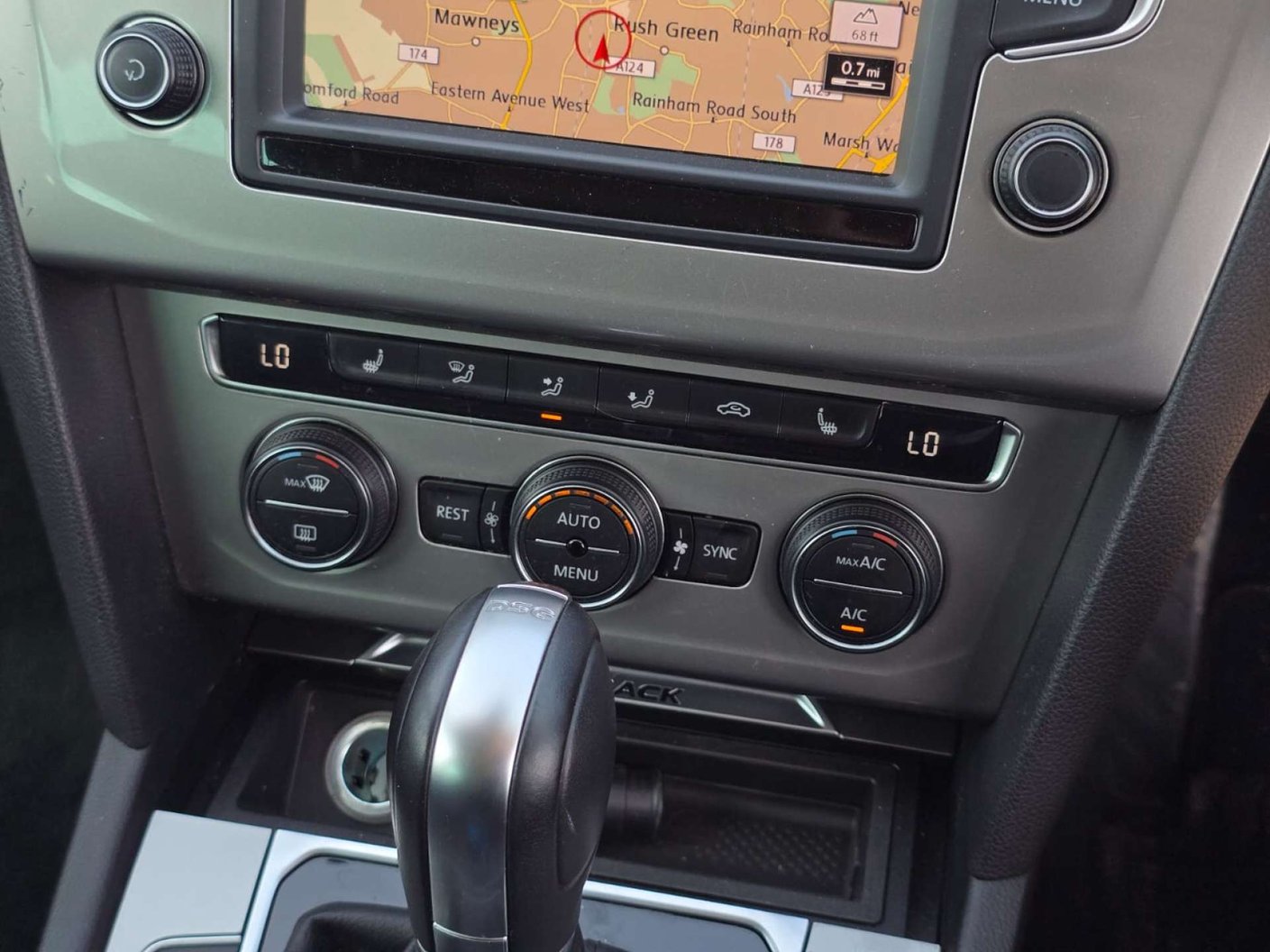 2017 Volkswagen Passat 2.0 - Image 17