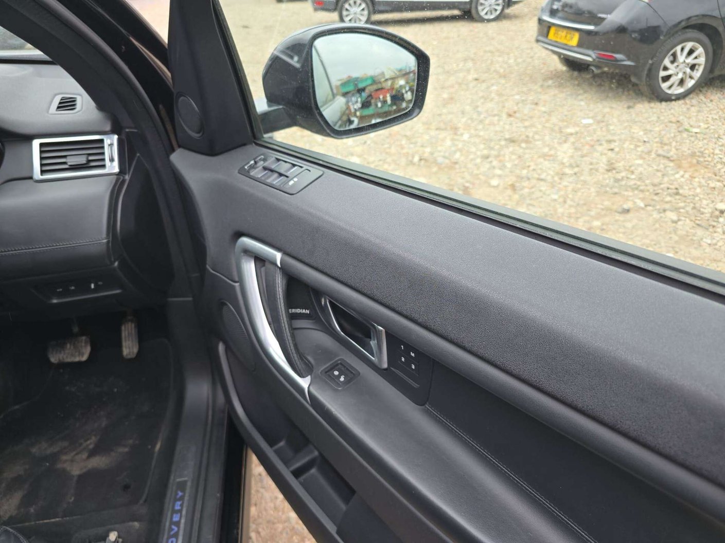 2018 Land Rover Discovery Sport - Image 14