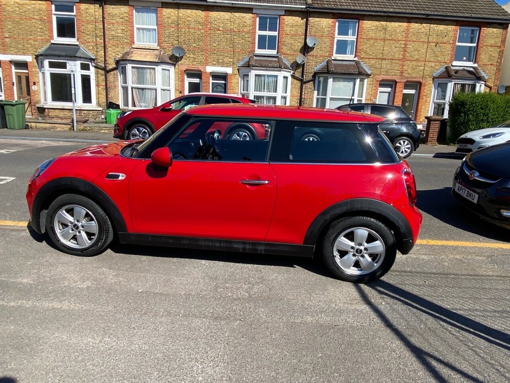 MINI HATCH (2018) 1.5 One GPF Hatchback 3dr Petrol Manual - Image 6