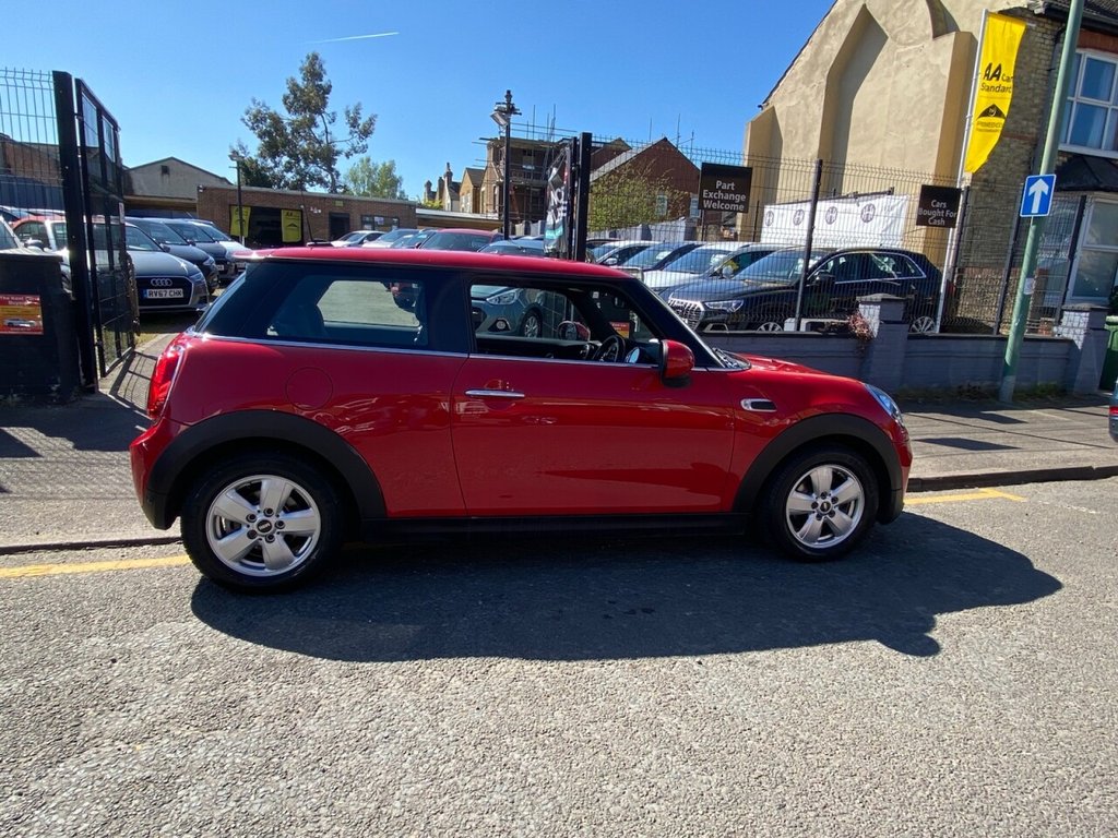 MINI HATCH (2018) 1.5 One GPF Hatchback 3dr Petrol Manual - Image 13