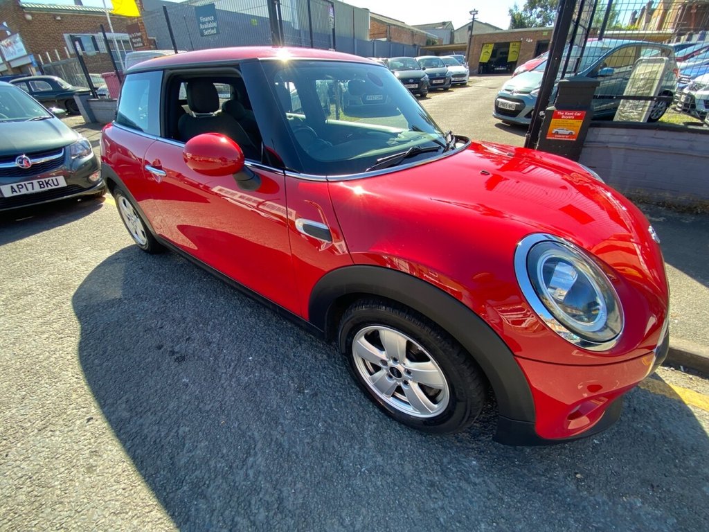 MINI HATCH (2018) 1.5 One GPF Hatchback 3dr Petrol Manual - Image 18