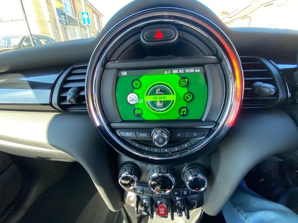 MINI HATCH (2018) 1.5 One GPF Hatchback 3dr Petrol Manual - Image 25