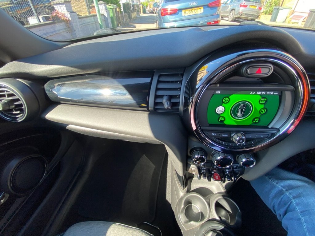 MINI HATCH (2018) 1.5 One GPF Hatchback 3dr Petrol Manual - Image 26