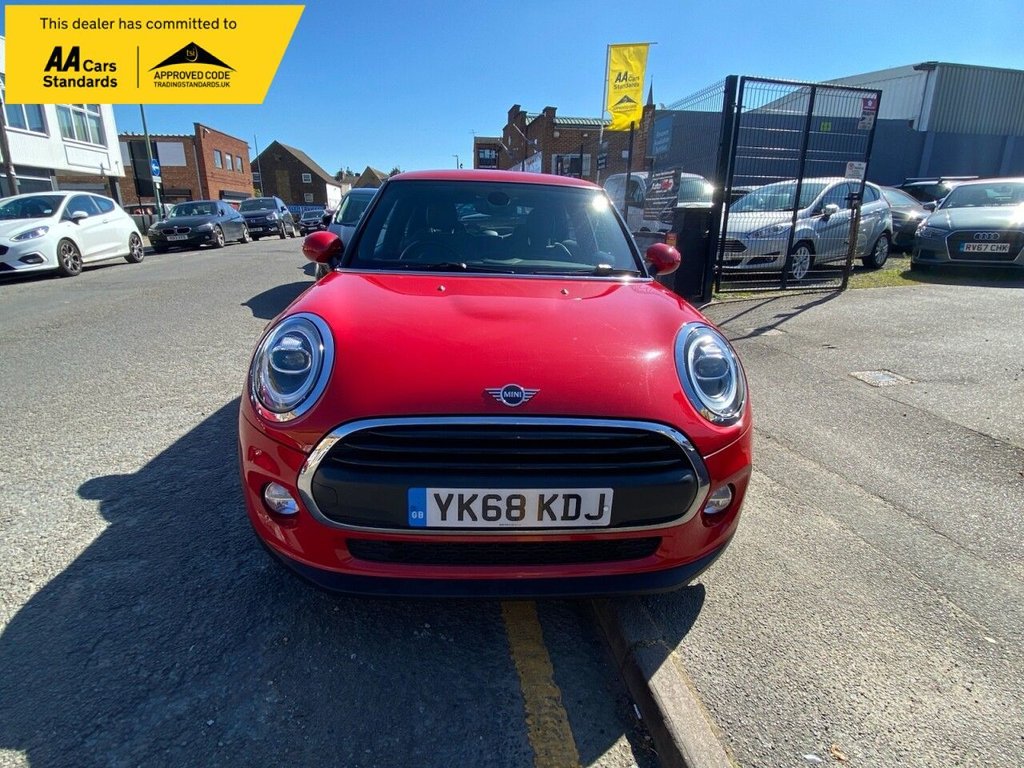 MINI HATCH (2018) 1.5 One GPF Hatchback 3dr Petrol Manual - Image 3