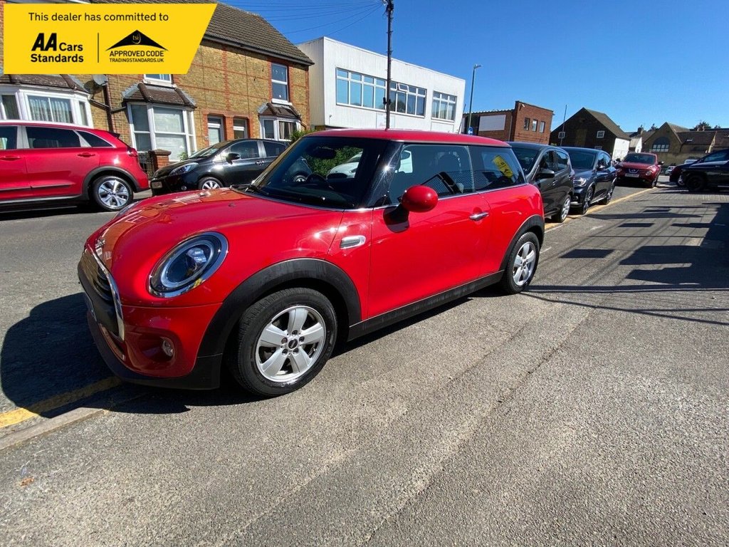 MINI HATCH (2018) 1.5 One GPF Hatchback 3dr Petrol Manual - Image 4