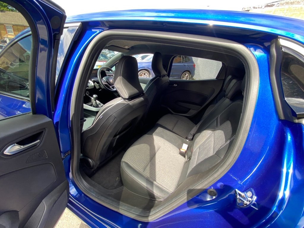 RENAULT CLIO (2023) 1.0 TCe Techno Hatchback - Image 12