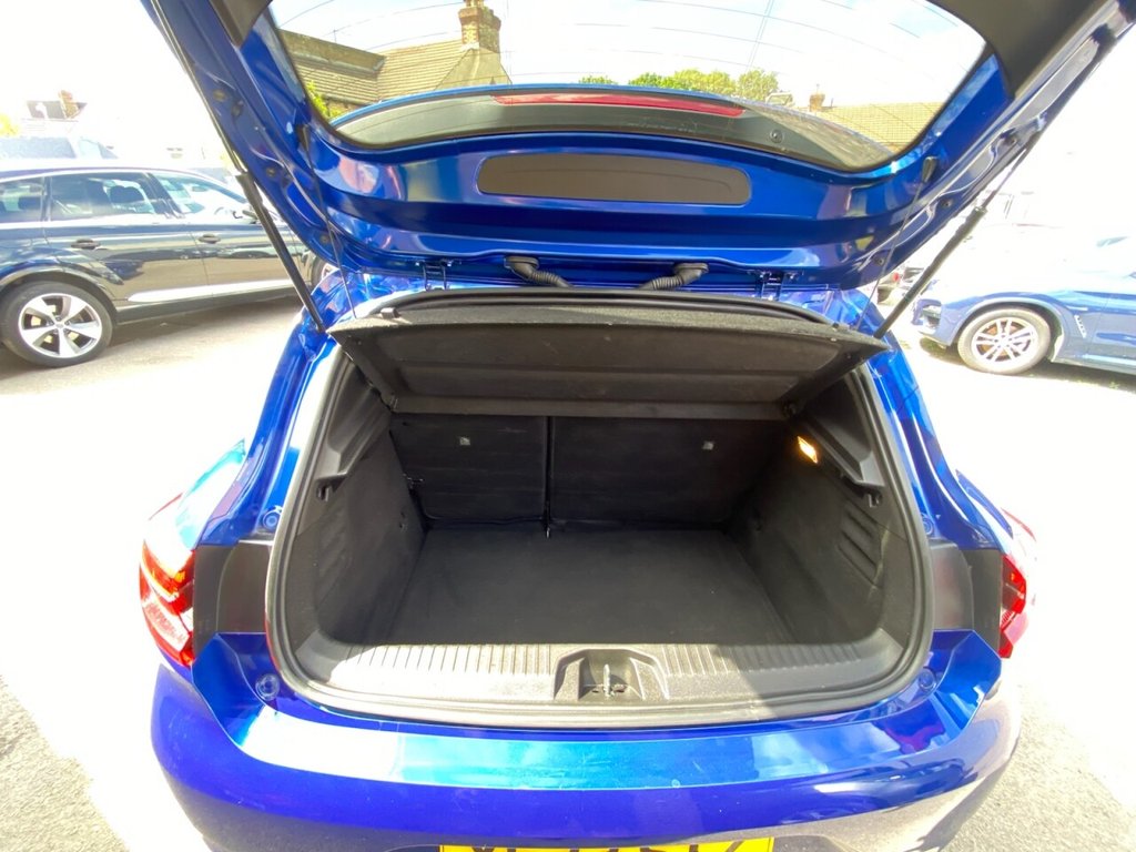 RENAULT CLIO (2023) 1.0 TCe Techno Hatchback - Image 15