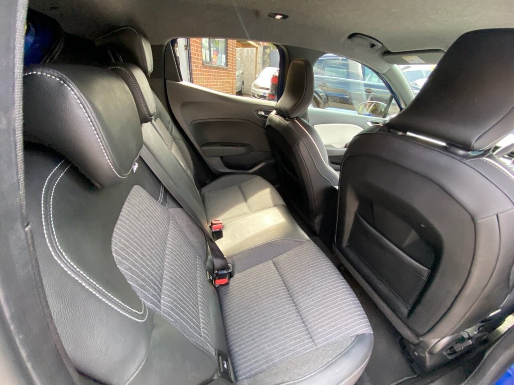 RENAULT CLIO (2023) 1.0 TCe Techno Hatchback - Image 20