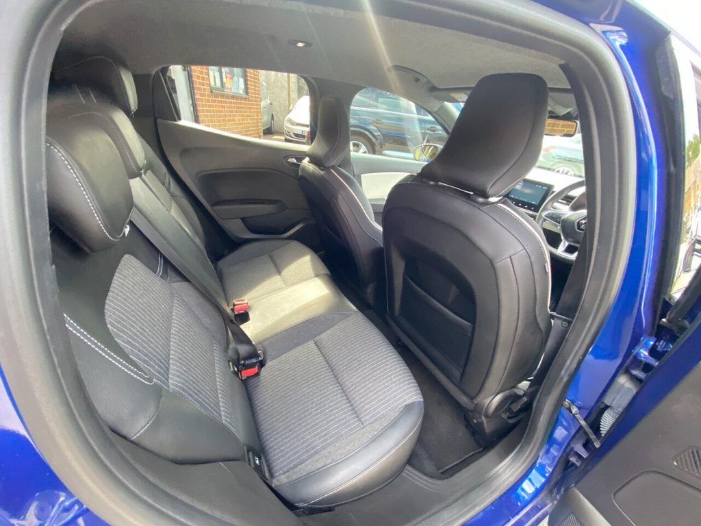 RENAULT CLIO (2023) 1.0 TCe Techno Hatchback - Image 21