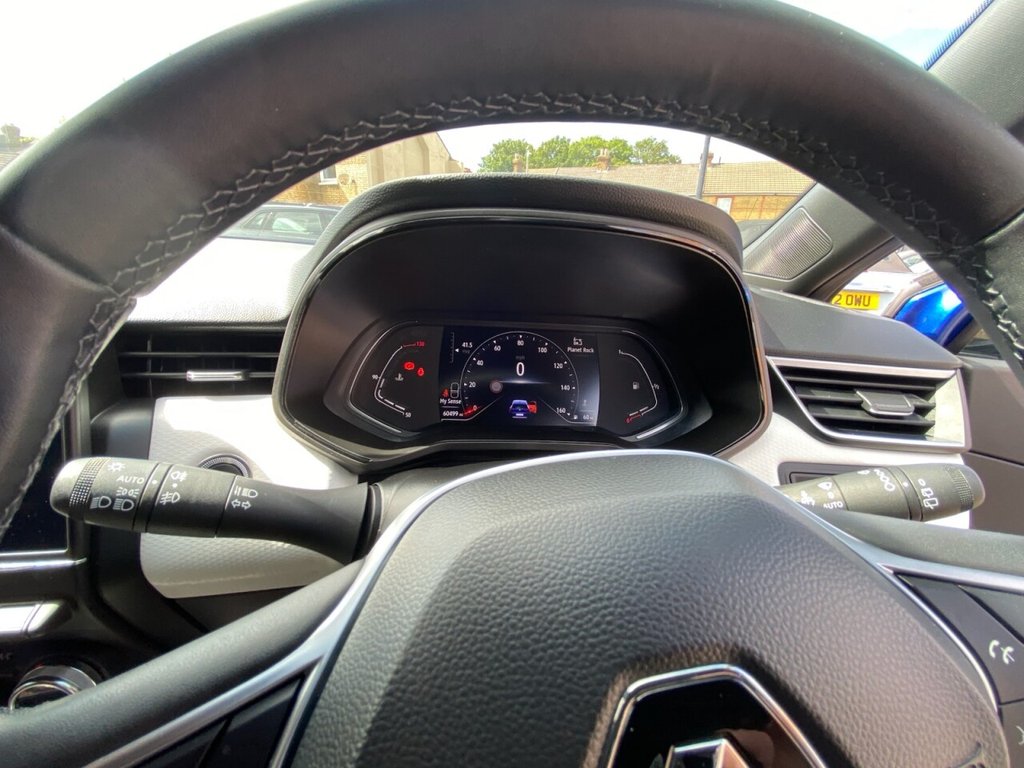 RENAULT CLIO (2023) 1.0 TCe Techno Hatchback - Image 25