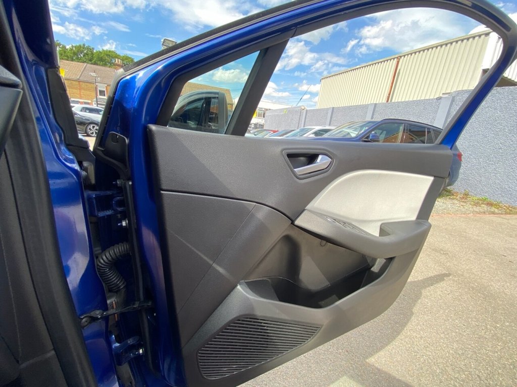 RENAULT CLIO (2023) 1.0 TCe Techno Hatchback - Image 28
