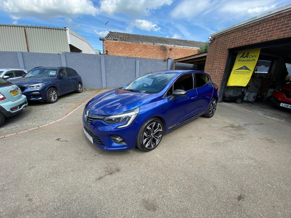RENAULT CLIO (2023) 1.0 TCe Techno Hatchback - Image 32