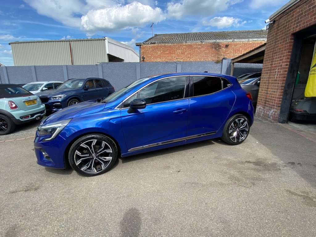 RENAULT CLIO (2023) 1.0 TCe Techno Hatchback - Image 39