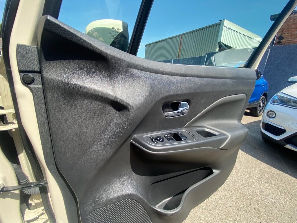 NISSAN MICRA (2023) 1.0 IG-T Acenta Hatchback 5dr Petrol - Image 27
