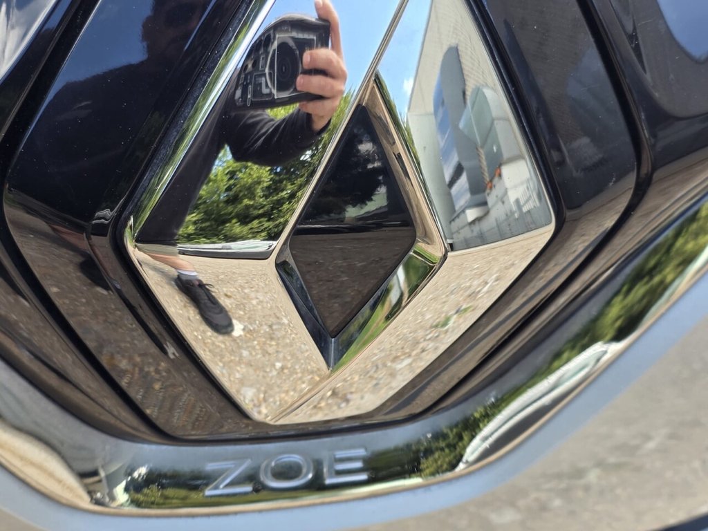 RENAULT ZOE (2021) R135 EV50 52kWh Iconic Hatchback - Image 7