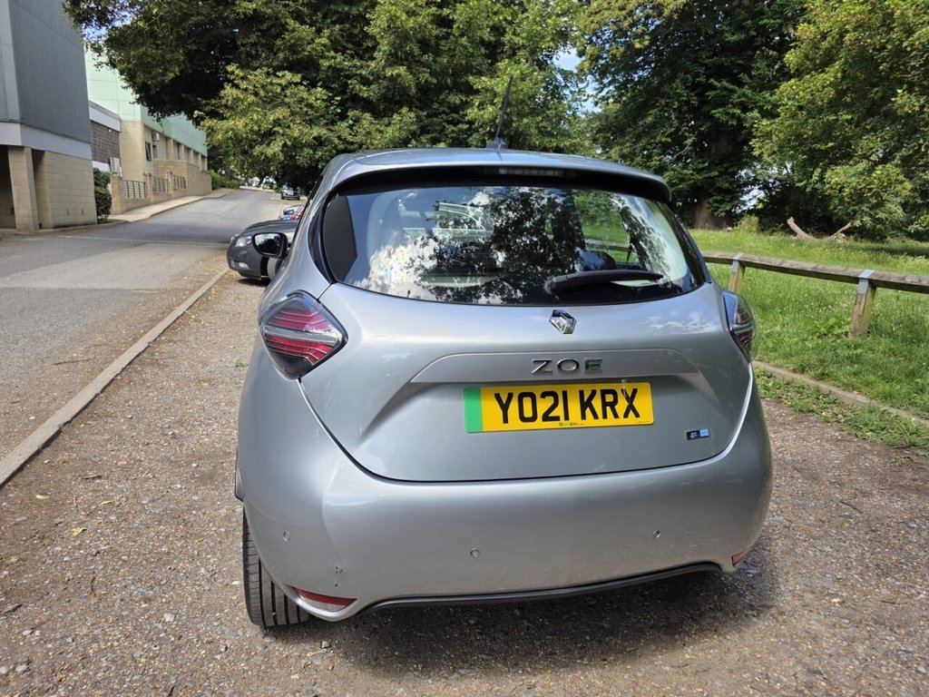 RENAULT ZOE (2021) R135 EV50 52kWh Iconic Hatchback - Image 11